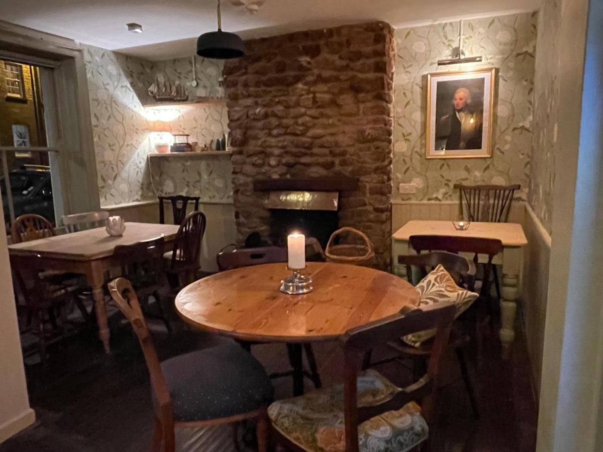 Lord Nelson Hotel Bridport Esterno foto